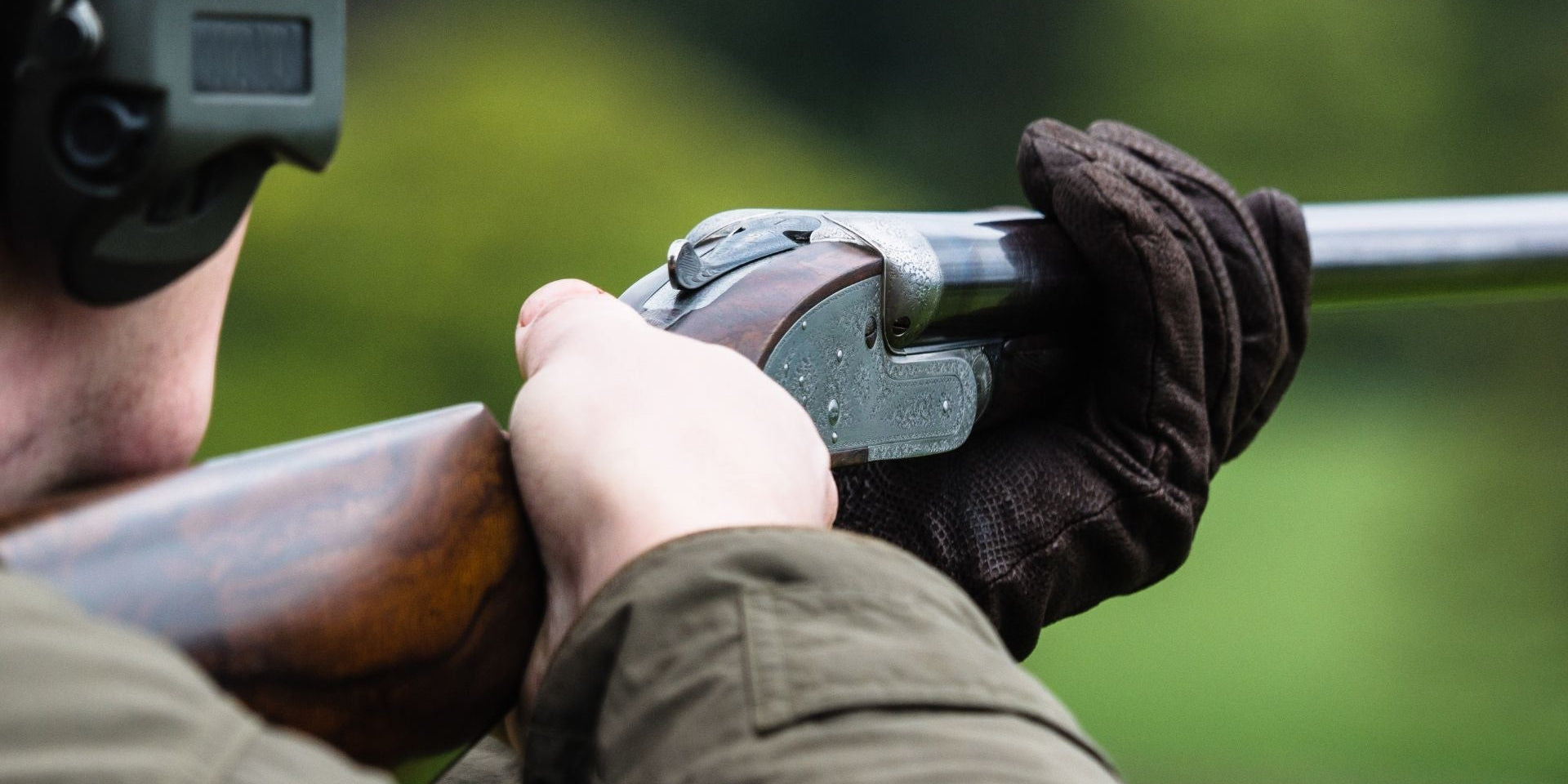 How to hold a shotgun: A complete guide for clay shooting